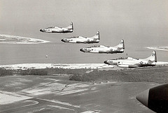 Flying in echelon formation
